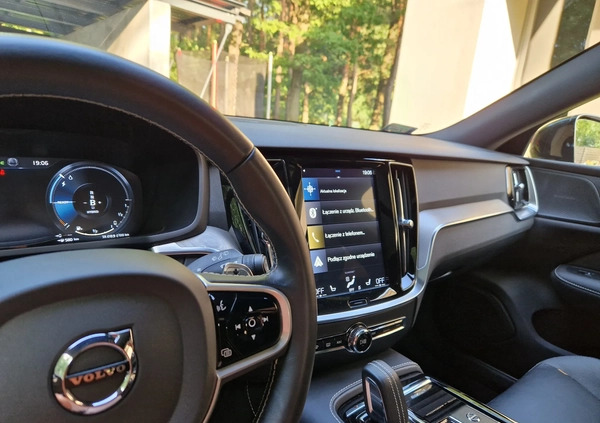 Volvo V60 cena 163900 przebieg: 85500, rok produkcji 2019 z Katowice małe 781